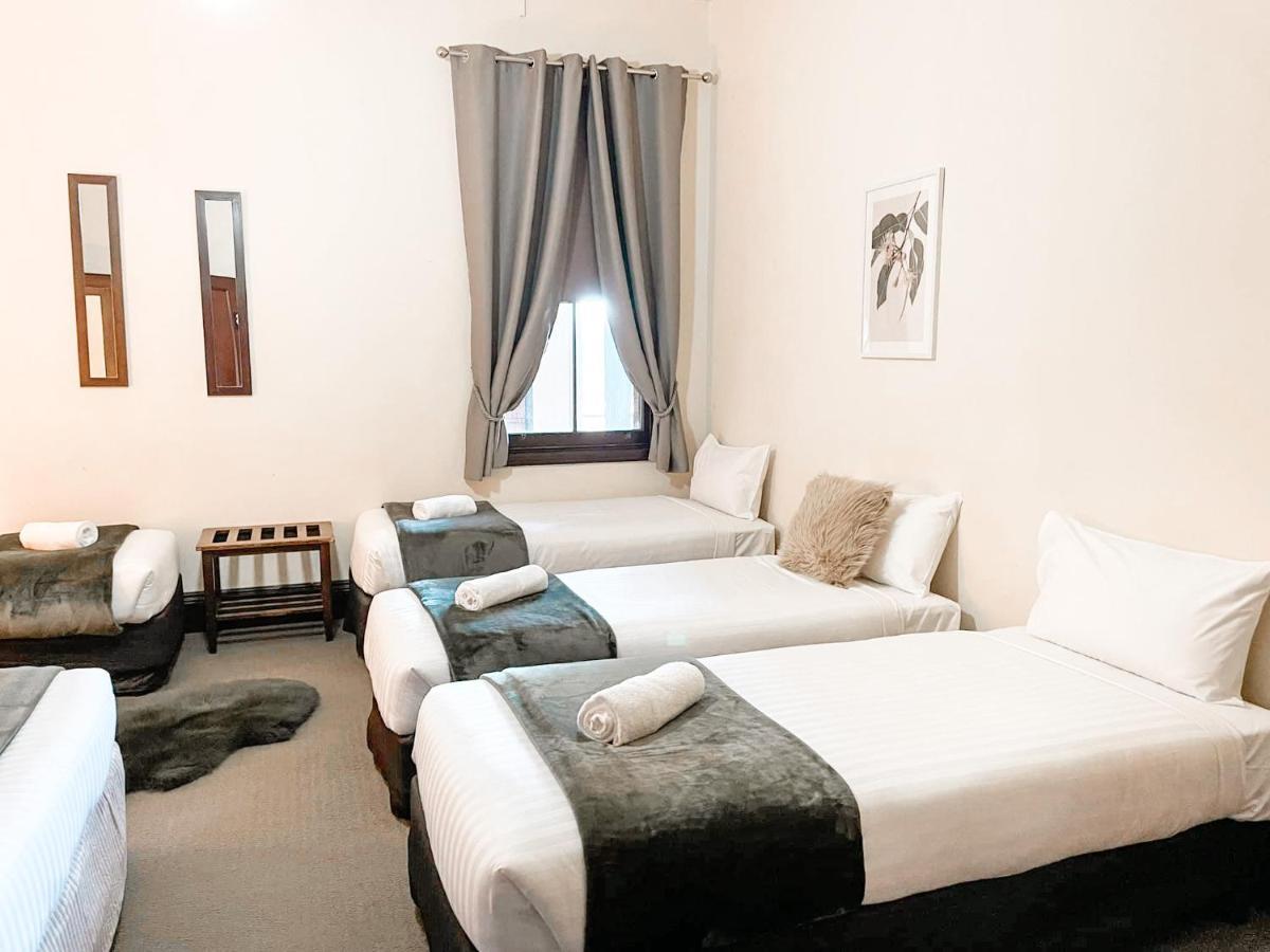 Neath Hotel Eksteriør bilde