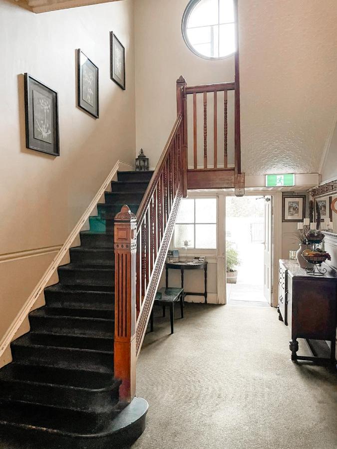 Neath Hotel Eksteriør bilde