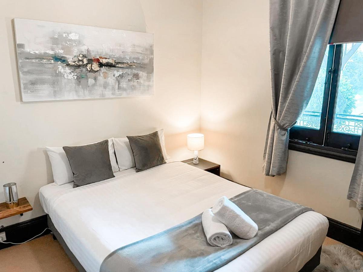Neath Hotel Eksteriør bilde