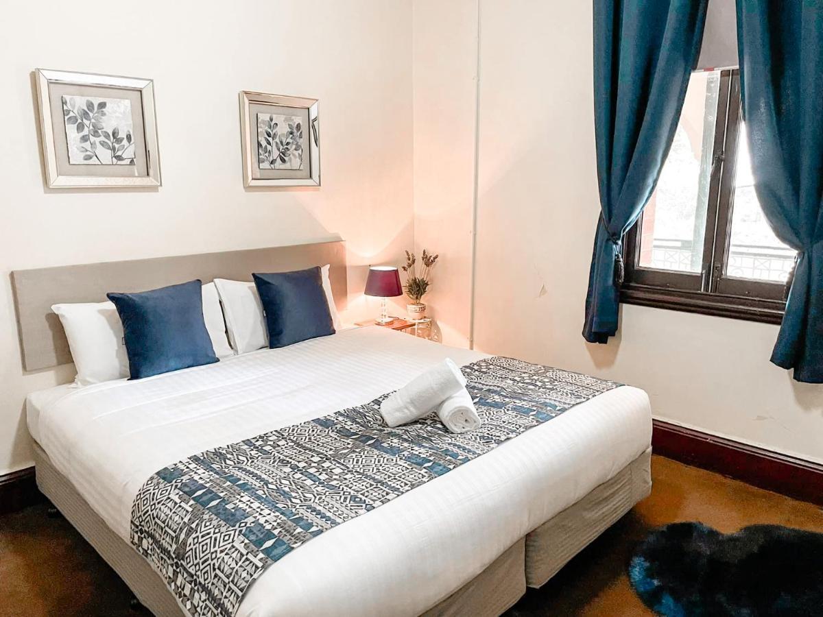 Neath Hotel Eksteriør bilde