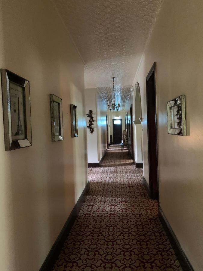 Neath Hotel Eksteriør bilde